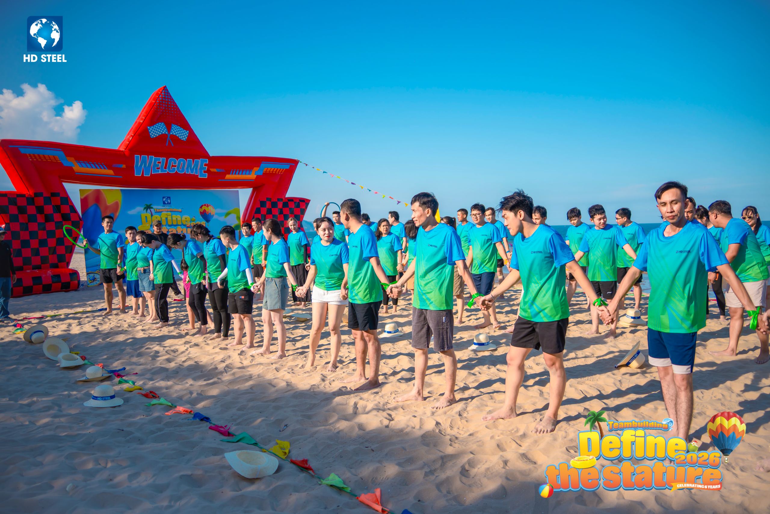 HD Steel staff working together to overcome obstacles in team challenges